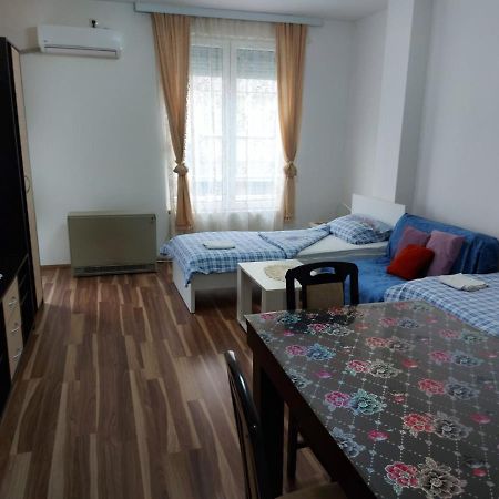 Adam' S Apartment 3 Kladovo Zewnętrze zdjęcie