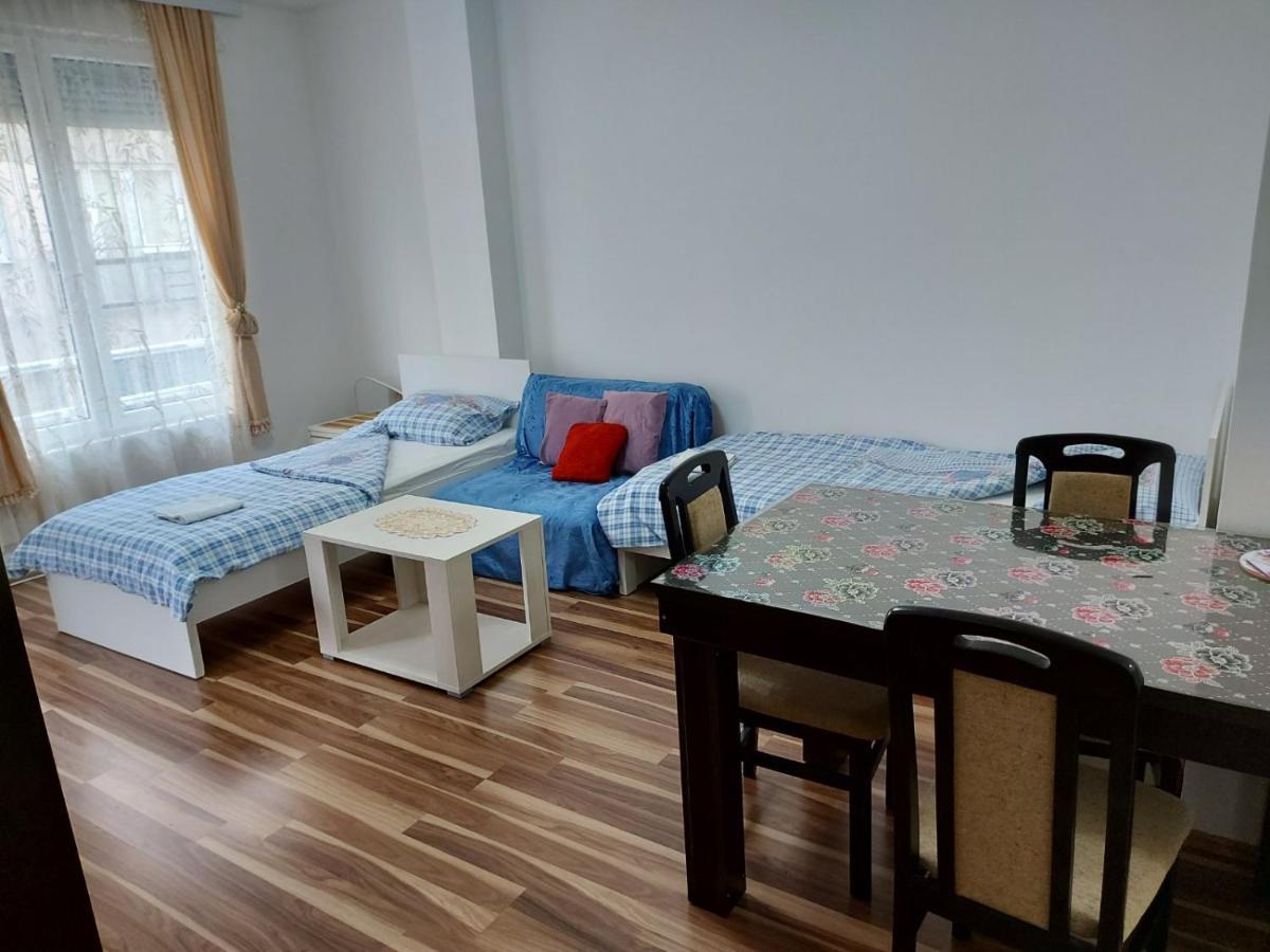 Adam' S Apartment 3 Kladovo Zewnętrze zdjęcie